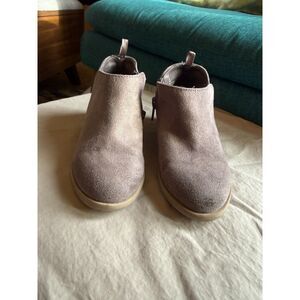 Cat & Jack Gray Suede Chelsea Boots - Girls Size 9